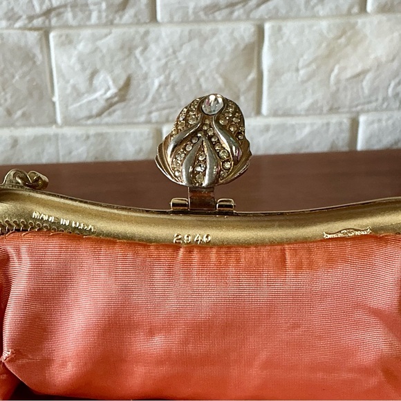 Vintage Whiting & Davis Gold Mesh Evening Bag Clutch Purse with Jeweled Clasp - Picture 14 of 15